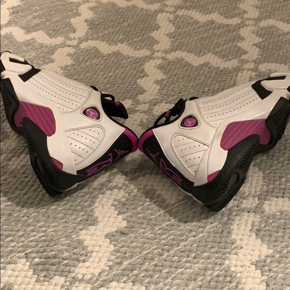 Nike shoes - Picture 4 of 12